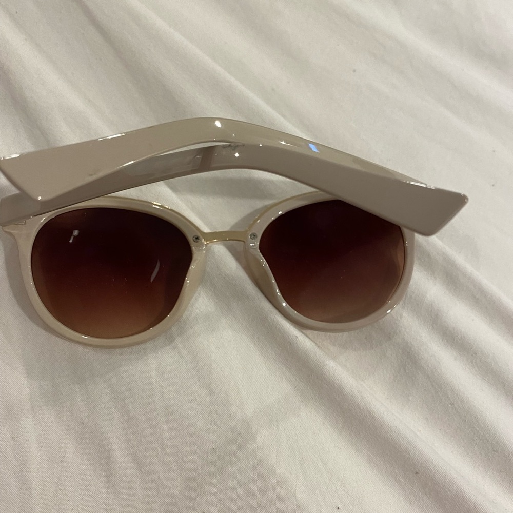Sunglasses - Picture 3 of 3